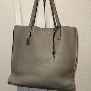 Pre-loved Marc Jacobs Taupe Leather Tote